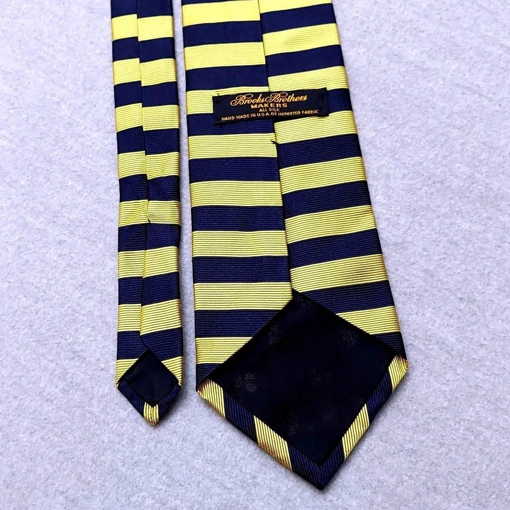 VTG‎ Brooks Brothers Silk Repp Tie Mens One Size Navy Gold Stripe Classic Preppy